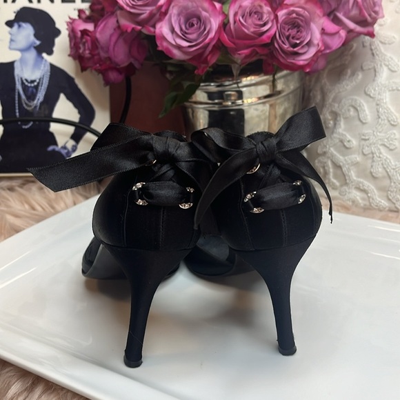 STUART WEITZMAN EVENING HEELS - Picture 2 of 10